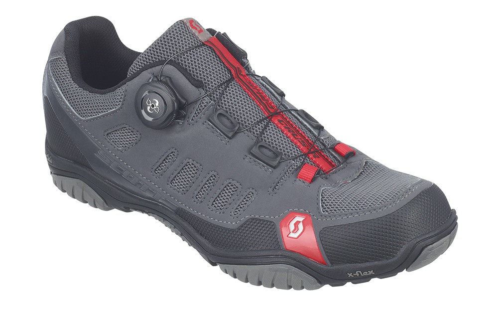chaussure vtt pour pied large